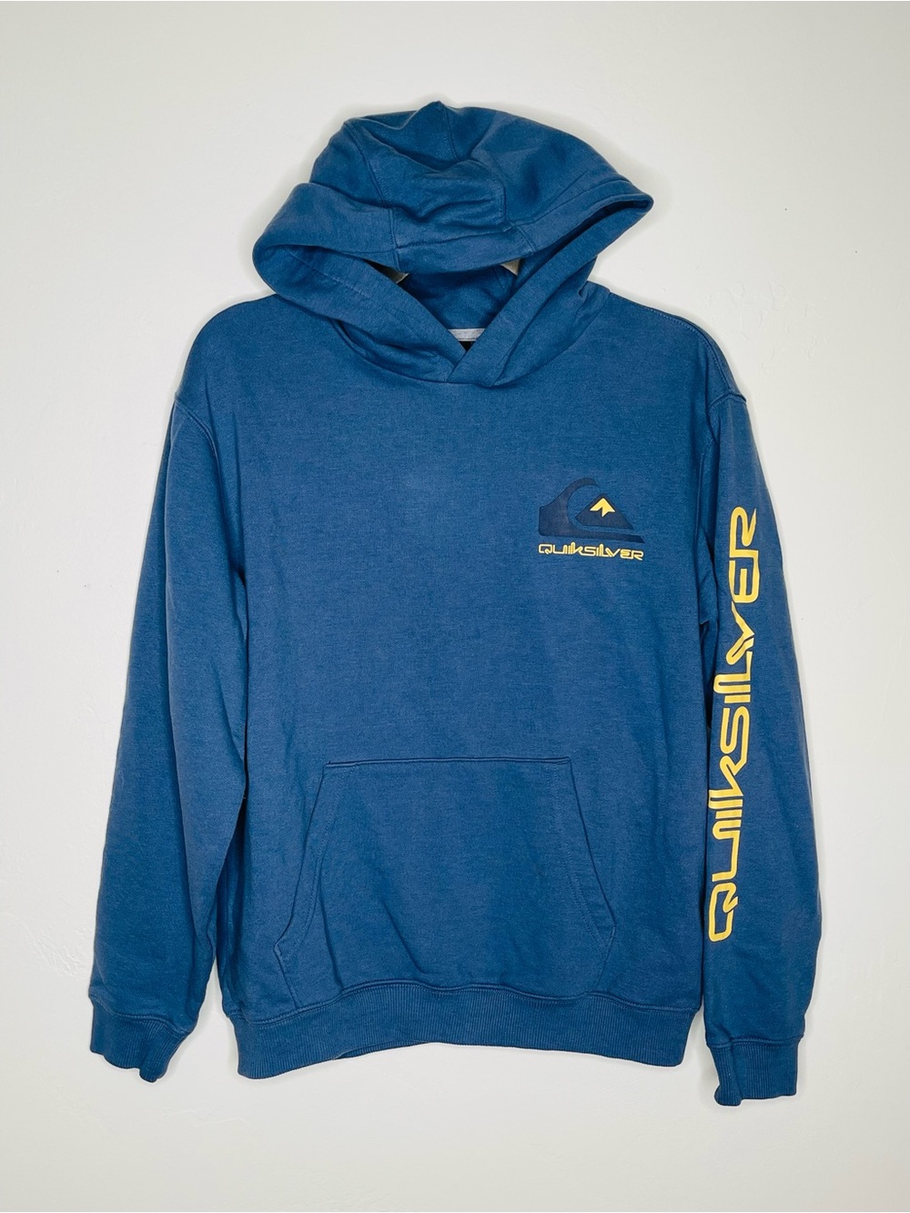 Quiksilver Men’s Blue & Yellow Logo Pullover Hoodie Size Large